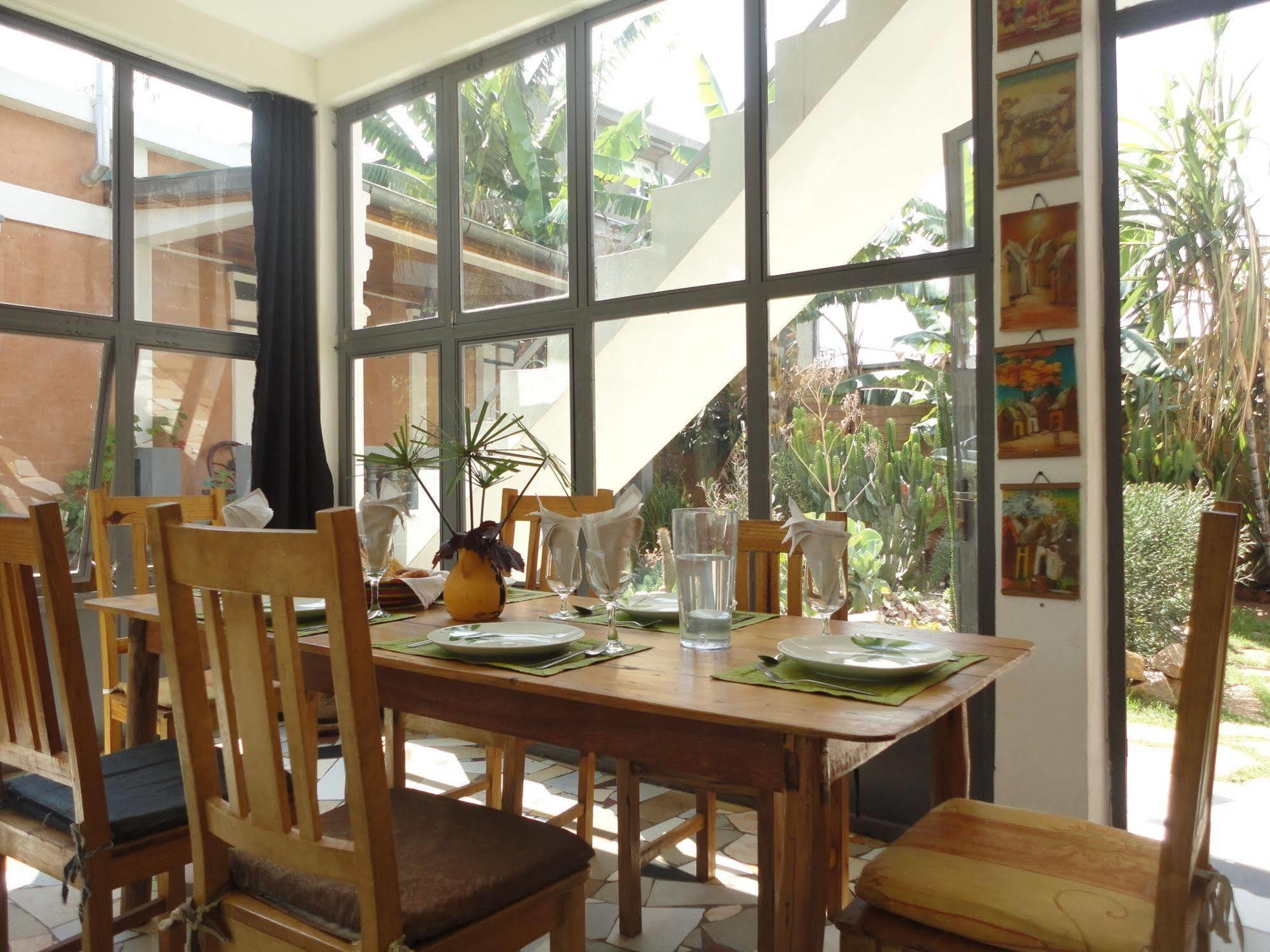 Meva Guesthouse Antananarivo Ngoại thất bức ảnh