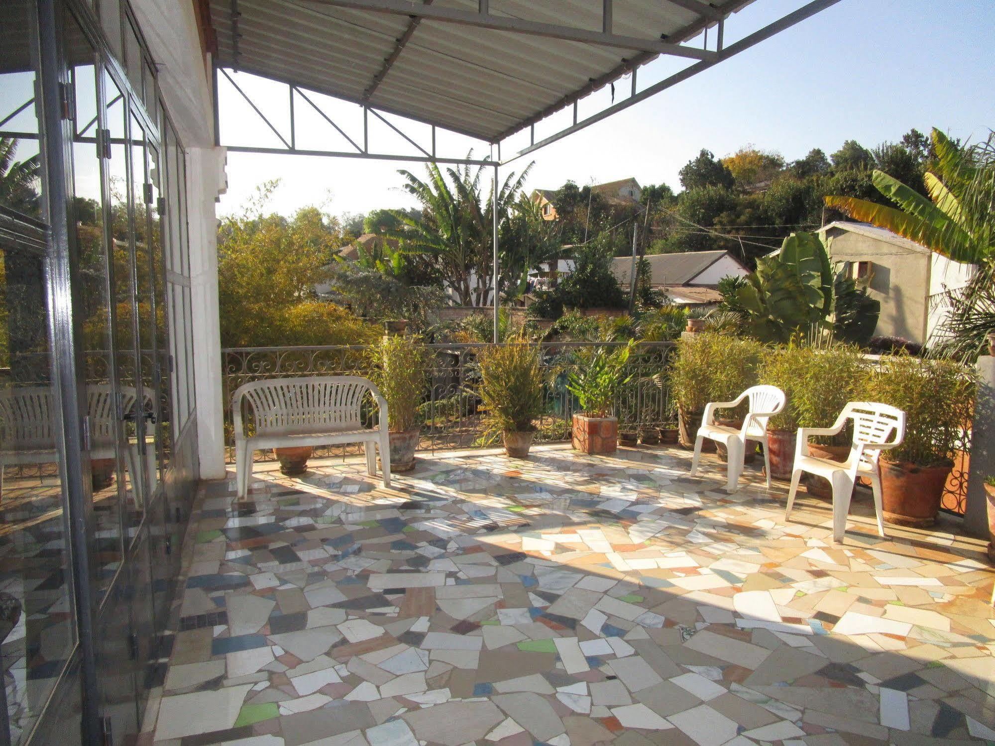 Meva Guesthouse Antananarivo Ngoại thất bức ảnh